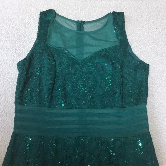 Floral Lace Sequined Dress - Picture 3 of 6